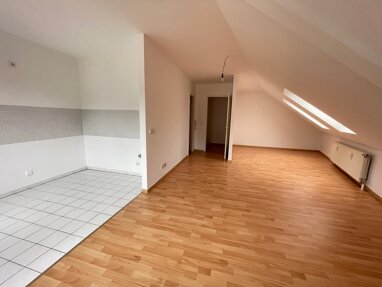 Wohnung zur Miete 260 € 1 Zimmer 39,4 m² 2. Geschoss Hauptstraße 87 Adorf Neukirchen/Erzgebirge 09221
