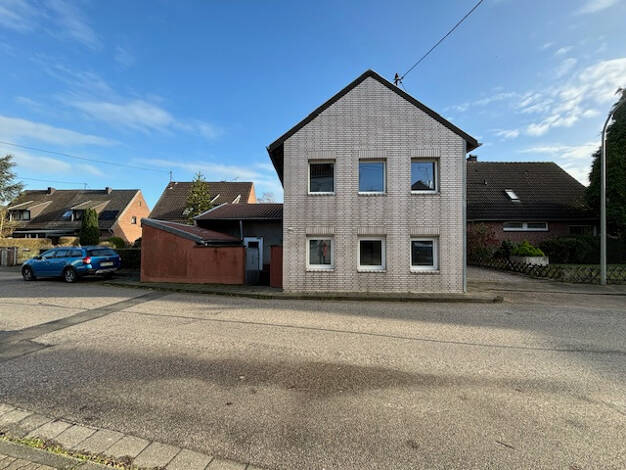 Mehrfamilienhaus zum Kauf 199.000 € 4 Zimmer 110 m² 1.247 m² Grundstück Rheindahlen - Land Mönchengladbach 41179