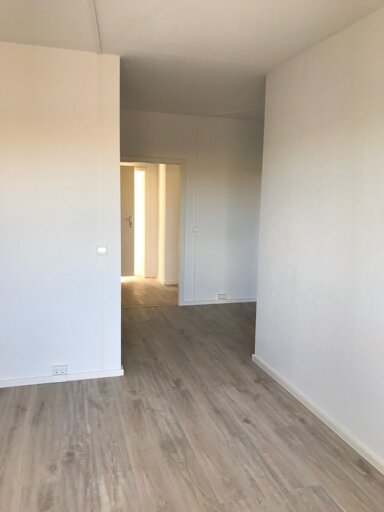 Wohnung zur Miete 391 € 4 Zimmer 68,3 m² 3. Geschoss frei ab sofort Außenring 19 Thurm Mülsen 08132