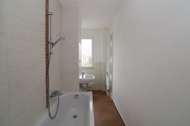 Wohnung zur Miete 309 € 2 Zimmer 47,4 m² 3. Geschoss frei ab 01.10.2024 Maxim-Gorki-Straße 53 Wasserberg - Ost Freiberg 09599