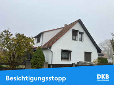 Doppelhaushälfte zum Kauf 75.000 € 4 Zimmer 88 m² 1.003 m² Grundstück Neustrelitz Neustrelitz 17235