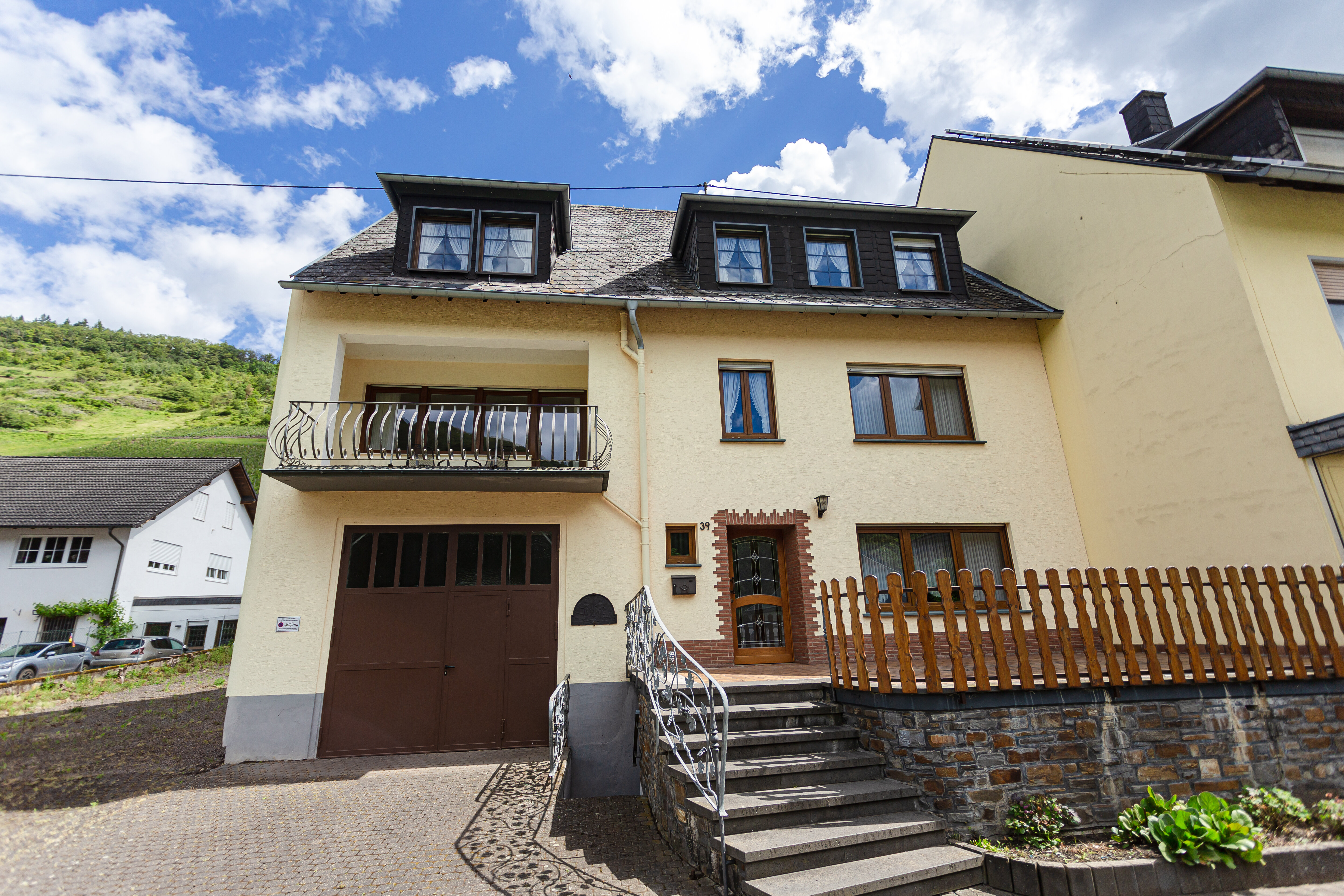 Einfamilienhaus zum Kauf 329.000 € 12 Zimmer 250 m²<br/>Wohnfläche 495 m²<br/>Grundstück Ediger Ediger-Eller 56814