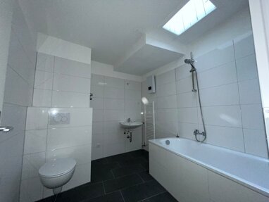 Wohnung zur Miete 609 € 3 Zimmer 99,1 m² 3. Geschoss Gitschiner Str. 70 Hochfeld Duisburg 47053
