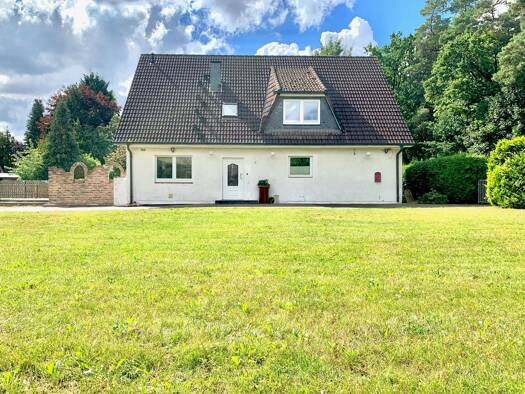 Einfamilienhaus zum Kauf 349.000 € 7 Zimmer 213 m² 1.100 m² Grundstück frei ab sofort Offen Bergen 29303