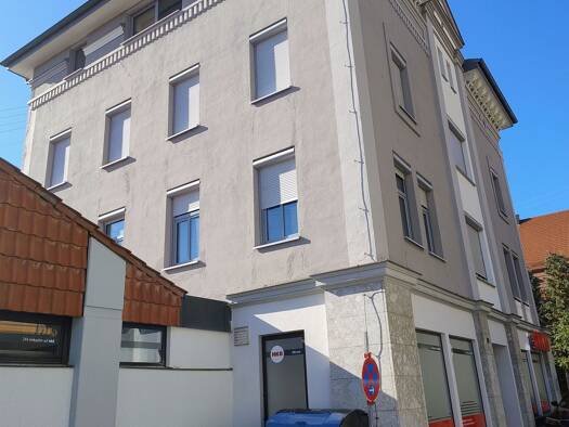 Mehrfamilienhaus zum Kauf als Kapitalanlage geeignet 11 Zimmer 1.122 m² Grundstück Babenhausen 87727