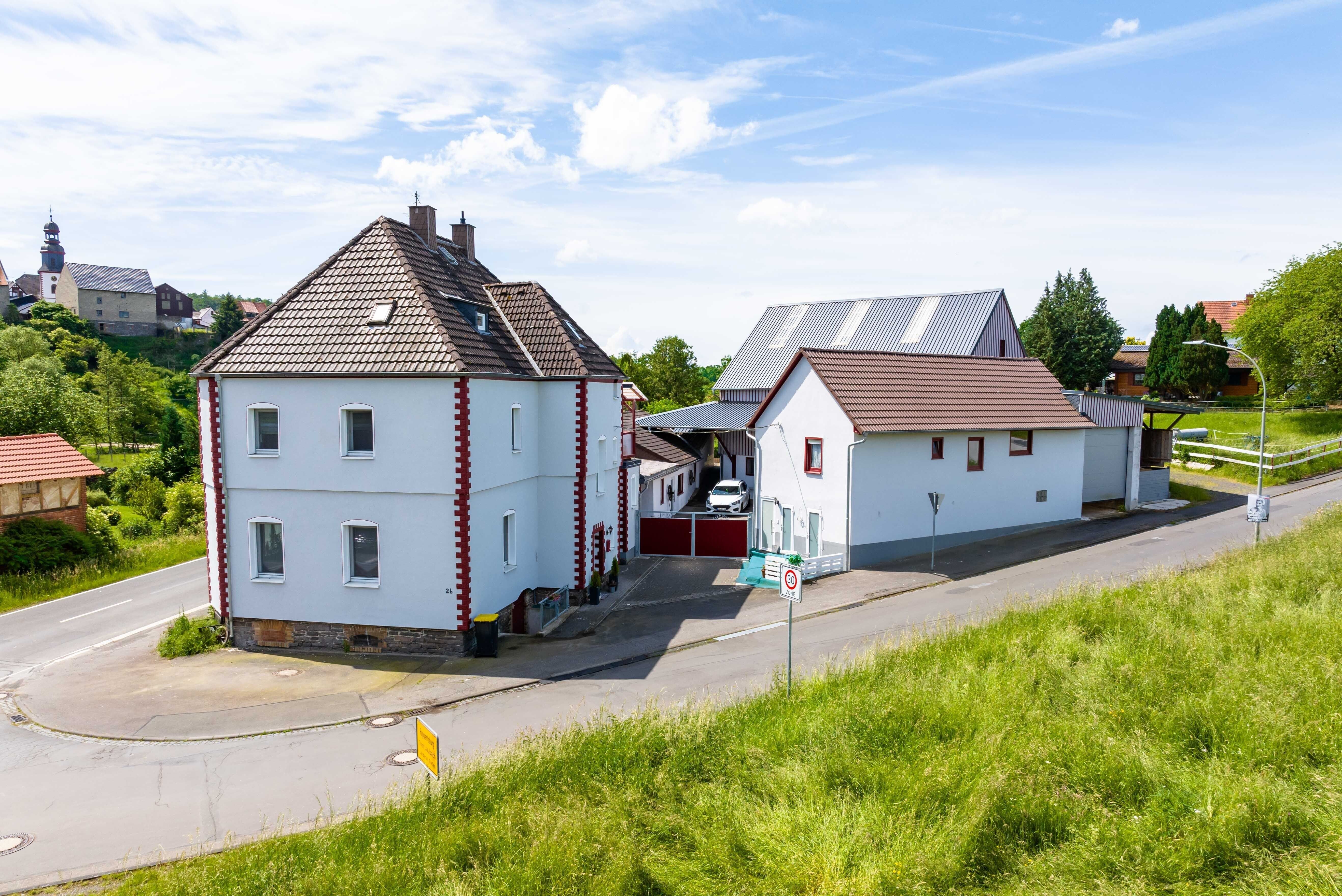 Einfamilienhaus zum Kauf 698.000 € 9 Zimmer 278 m²<br/>Wohnfläche 3.048 m²<br/>Grundstück Ruppertsburg Laubach 35321