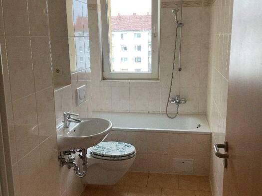 Wohnung zur Miete 379 € 2 Zimmer 51,2 m² 3. Geschoss frei ab 01.03.2026 Freiherr-von-Thüngen-Straße 12 Nord Brandenburg 14770