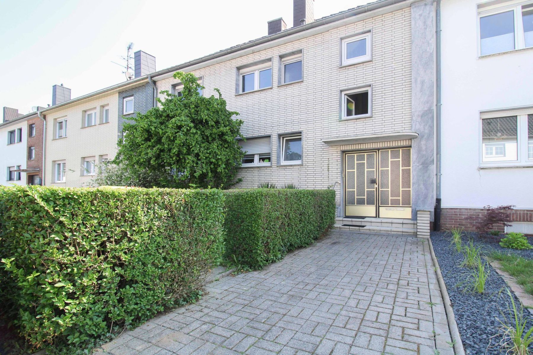 Reihenmittelhaus zum Kauf 499.000 € 6 Zimmer 160,3 m²<br/>Wohnfläche 480,3 m²<br/>Grundstück Giesenkirchen - Nord Mönchengladbach 41238