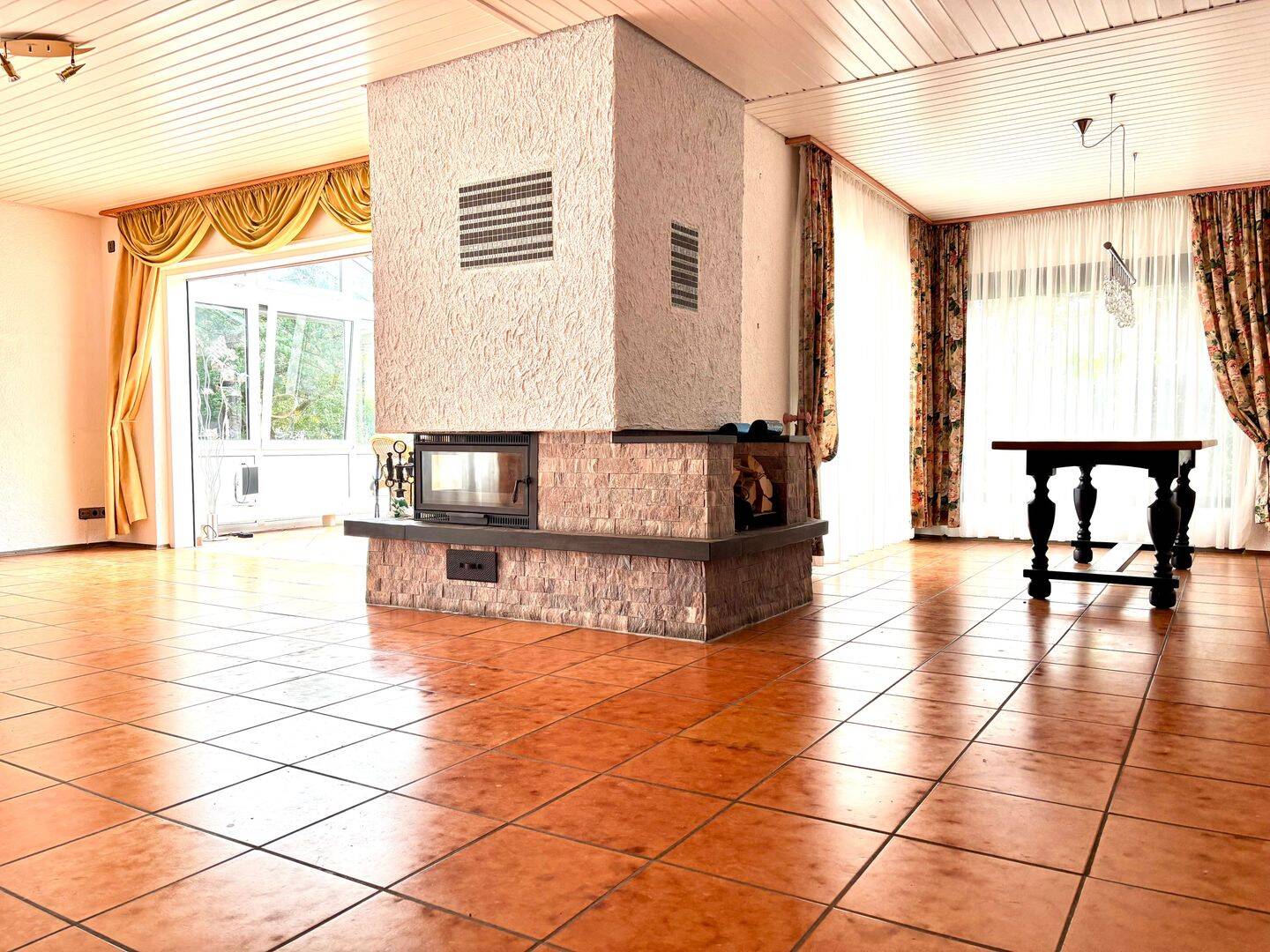 Immobilie in Hockenheim - großzügige Wohnung mit Wintergarten in bevorzugter Lage - Bild 1