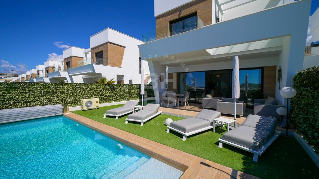 Villa zum Kauf 609.000 € 221 m²<br/>Grundstück Benidorm 03501