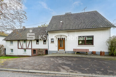 Mehrfamilienhaus zum Kauf 253.000 € 7 Zimmer 160 m² 1.484 m² Grundstück Schnörringen Waldbröl 51545