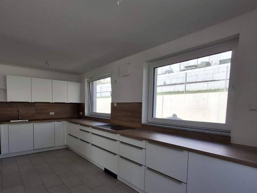 Doppelhaushälfte zur Miete - Erstbezug 1.950 € 5 Zimmer 164 m² frei ab sofort Münchshofen Teublitz 93158