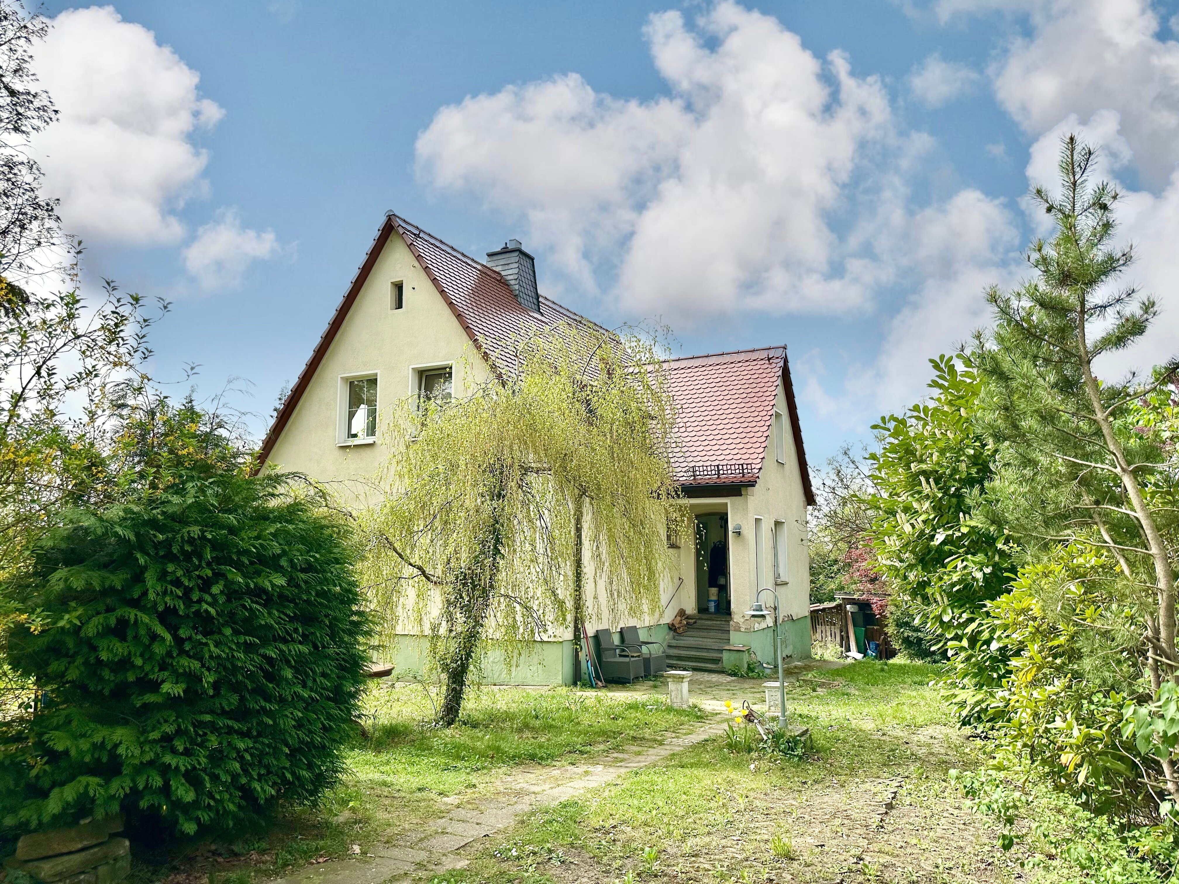 Einfamilienhaus zum Kauf 587.000 € 4,5 Zimmer 130 m²<br/>Wohnfläche 1.100 m²<br/>Grundstück Oberloschwitz Dresden 01326