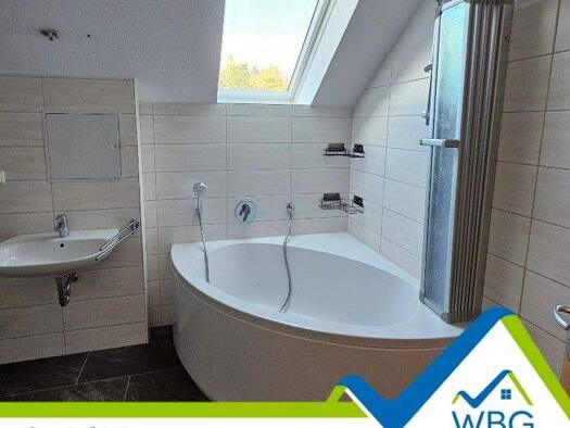 Wohnung zur Miete 469 € 4 Zimmer 80,9 m² 4. Geschoss frei ab sofort Hauptstraße 56 D Gornsdorf 09390