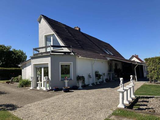 Einfamilienhaus zum Kauf 170.000 € 8 Zimmer 265 m² 3.315 m² Grundstück Duckow Malchin 17139
