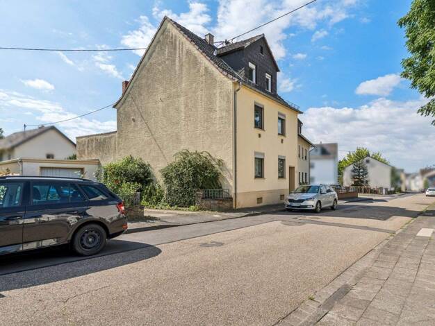 Mehrfamilienhaus zum Kauf 199.000 € 6 Zimmer 122 m² 243 m² Grundstück Heimbach-Weis Neuwied 56566