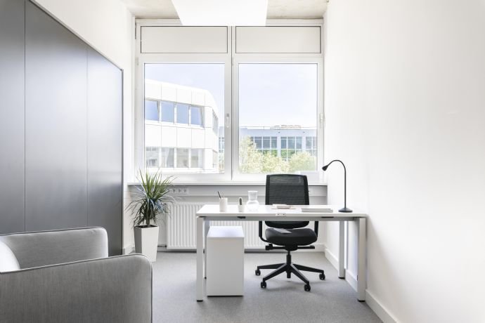 Büro-/Praxisfläche zur Miete 489 € 50 m²<br/>Bürofläche von 10 m² bis 50 m²<br/>Teilbarkeit Carl Zeiss Ring 15a Ismaning Ismaning 85737