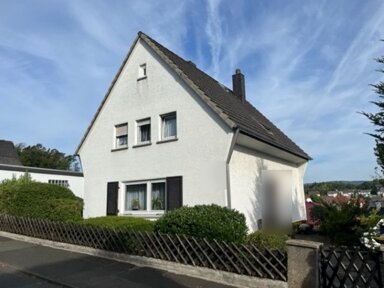 Einfamilienhaus zum Kauf 315.000 € 6 Zimmer 98 m² 440 m² Grundstück frei ab 01.03.2025 Dillenburg Dillenburg 35683