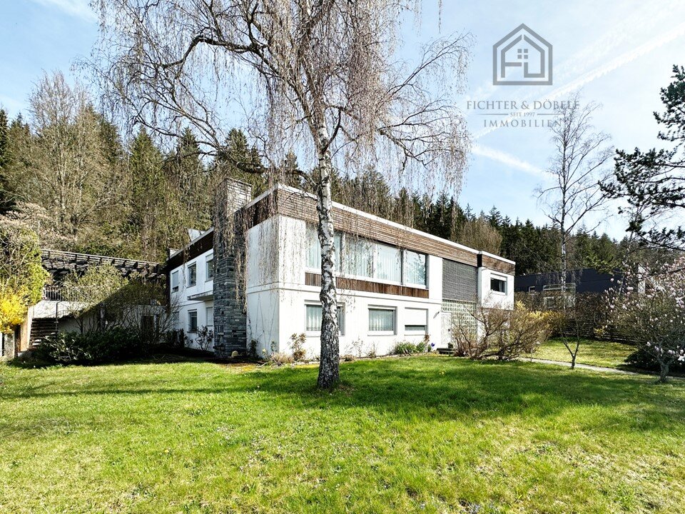 Villa zum Kauf 1.199.000 € 8 Zimmer 464 m²<br/>Wohnfläche 2.681 m²<br/>Grundstück Tuttlingen Tuttlingen 78532