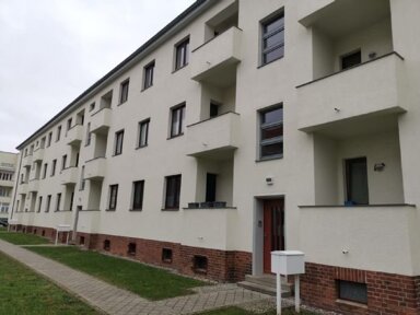 Wohnung zur Miete 740 € 3 Zimmer 87 m² 2. Geschoss frei ab 01.04.2025 Curiestr. 62 Curiesiedlung Magdeburg 39124