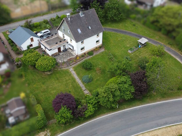 Mehrfamilienhaus zum Kauf 348.000 € 9 Zimmer 206 m² 1.926 m² Grundstück Altennümbrecht Nümbrecht 51588