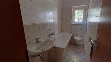 Wohnung zur Miete 323 € 3 Zimmer 53,6 m² 2. Geschoss Huttenstraße 7 Merseburg Merseburg 06217