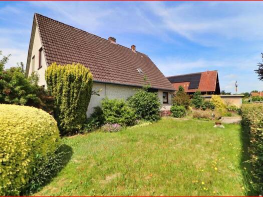 Einfamilienhaus zum Kauf 295.000 € 6 Zimmer 98,6 m² 659 m² Grundstück Barmstedt 25355