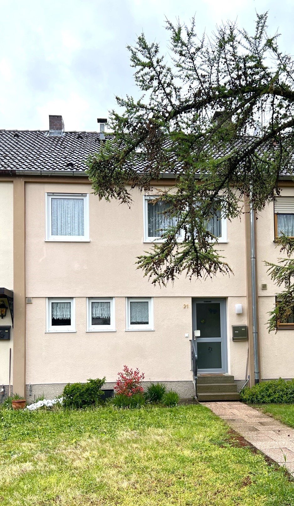 Reihenmittelhaus zum Kauf 395.000 € 4 Zimmer 91 m²<br/>Wohnfläche 296 m²<br/>Grundstück ab sofort<br/>Verfügbarkeit Röthenbach Ost Nürnberg 90451