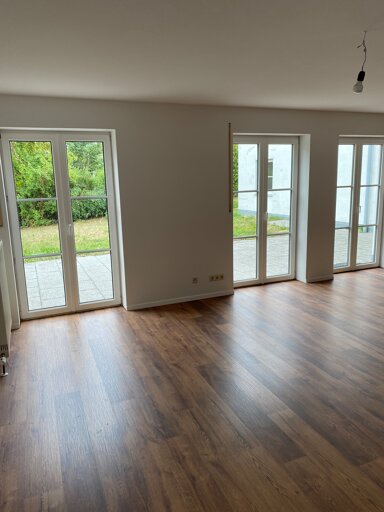 Wohnung zur Miete 950 € 2,5 Zimmer 130 m² EG Neukirchen Neuburg a.Inn 94127