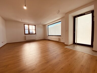 Wohnung zum Kauf Provisionsfrei 260.000 € 4 Zimmer 116 m² Erdgeschoss Hauptstr. 1 Neukirchen Neukirchen 94362
