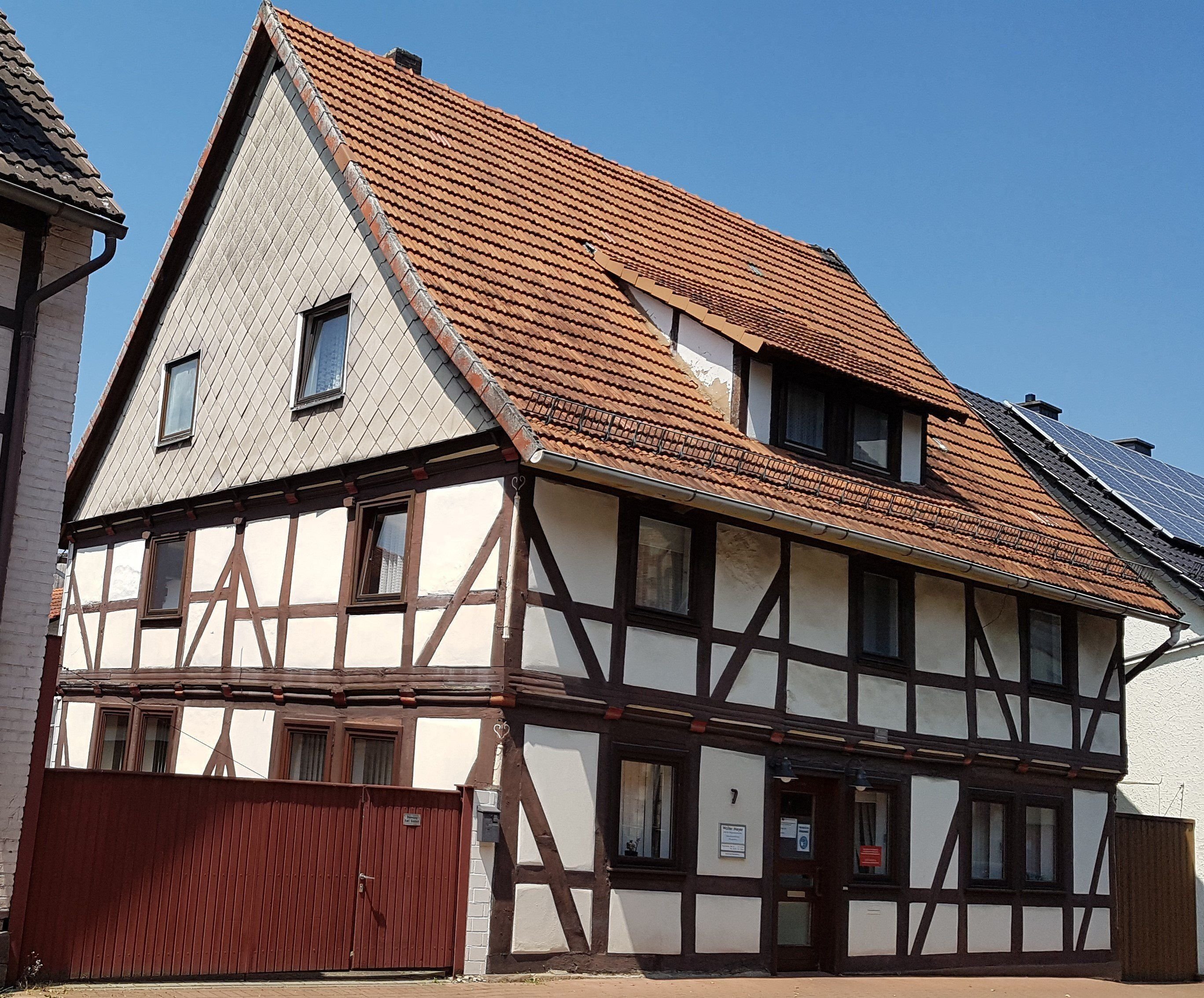 Haus zum Kauf 137.000 € 12 Zimmer 663 m²<br/>Grundstück Lippoldsberg Wahlsburg 37194