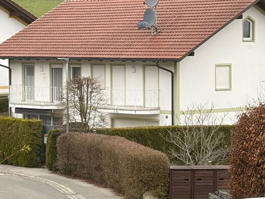 Doppelhaushälfte zur Miete 900 € 4,5 Zimmer 120 m² frei ab 01.02.2026 Dommelstadl Neuburg a.Inn 94127