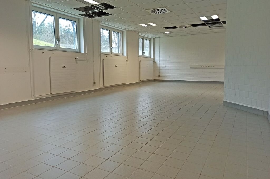 Lagerhalle zur Miete 5 € 145,8 m²<br/>Lagerfläche Schwaig Oberding 85445