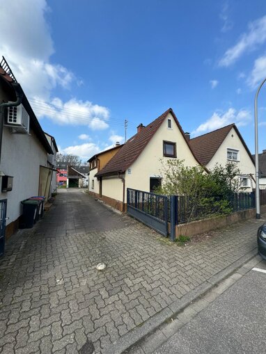 Haus zum Kauf Provisionsfrei 379.000 € 4 Zimmer 112 m² 392 m² Grundstück Neureuter Hauptstraße 341 Neureut - Nördlicher Teil Karlsruhe 76149