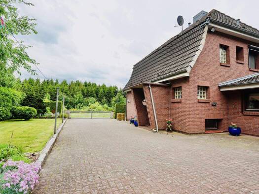 Einfamilienhaus zum Kauf 249.000 € 5,5 Zimmer 157,8 m² 851 m² Grundstück Itzehoe 25524