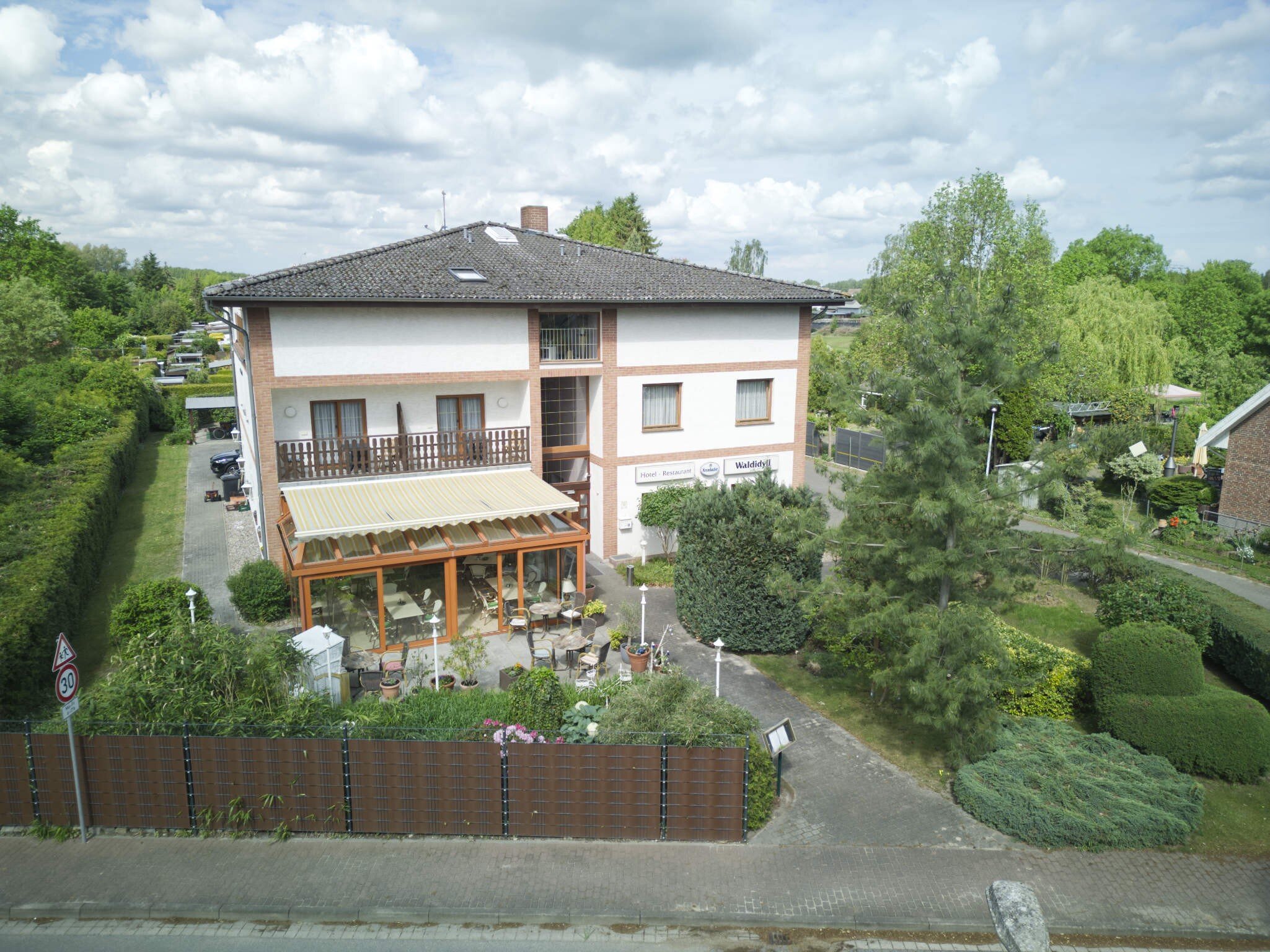 Einfamilienhaus zum Kauf 855.000 € 12 Zimmer 450 m²<br/>Wohnfläche 2.452 m²<br/>Grundstück Eggesin Eggesin 17367