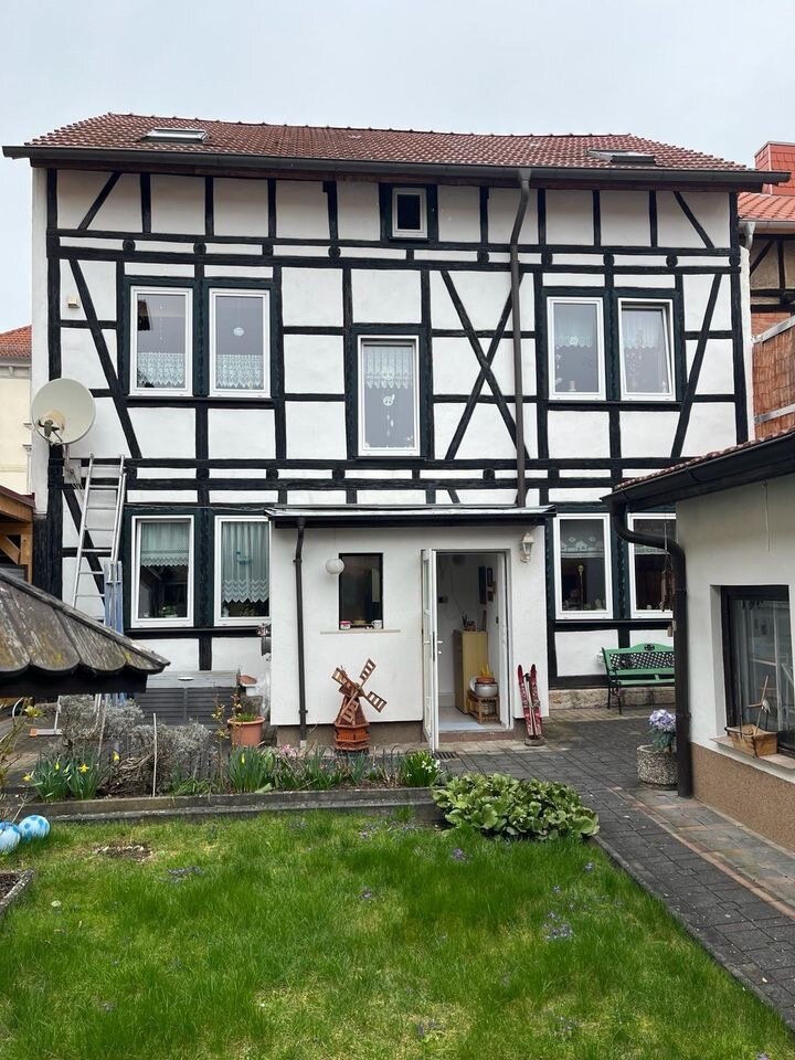 Reihenmittelhaus zum Kauf 160.000 € 9 Zimmer 166,5 m²<br/>Wohnfläche 193 m²<br/>Grundstück Mühlhausen Mühlhausen/Thüringen 99974