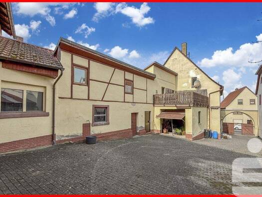 Bauernhaus zum Kauf 384.000 € 7 Zimmer 201 m² 1.101 m² Grundstück Hohenfeld Kitzingen 97318