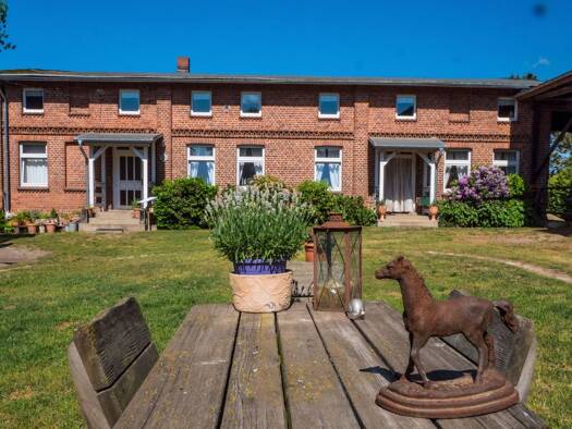 Haus zum Kauf 595.000 € 9 Zimmer 334 m² 5.680 m² Grundstück Kremmin 19300