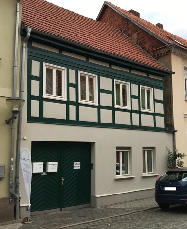 Stadthaus zur Miete 600 € 4 Zimmer 100 m² Stendal Stendal 39576