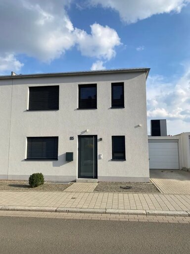 Haus zum Kauf provisionsfrei 234.000 € 5 Zimmer 162 m² 200 m² Grundstück Herzog-von-Weimar Straße Hohenstaufen-Gymnasium Kaiserslautern 67663