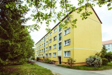 Wohnung zur Miete 292 € 2 Zimmer 48,7 m² 1. Geschoss frei ab sofort Heinrich-König-Straße 7 Greußen Greußen 99718