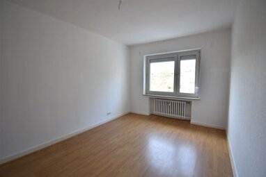 Wohnung zur Miete 900 € 2 Zimmer 63 m² frei ab sofort Zeppelinstr. 39 Eller Düsseldorf 40231