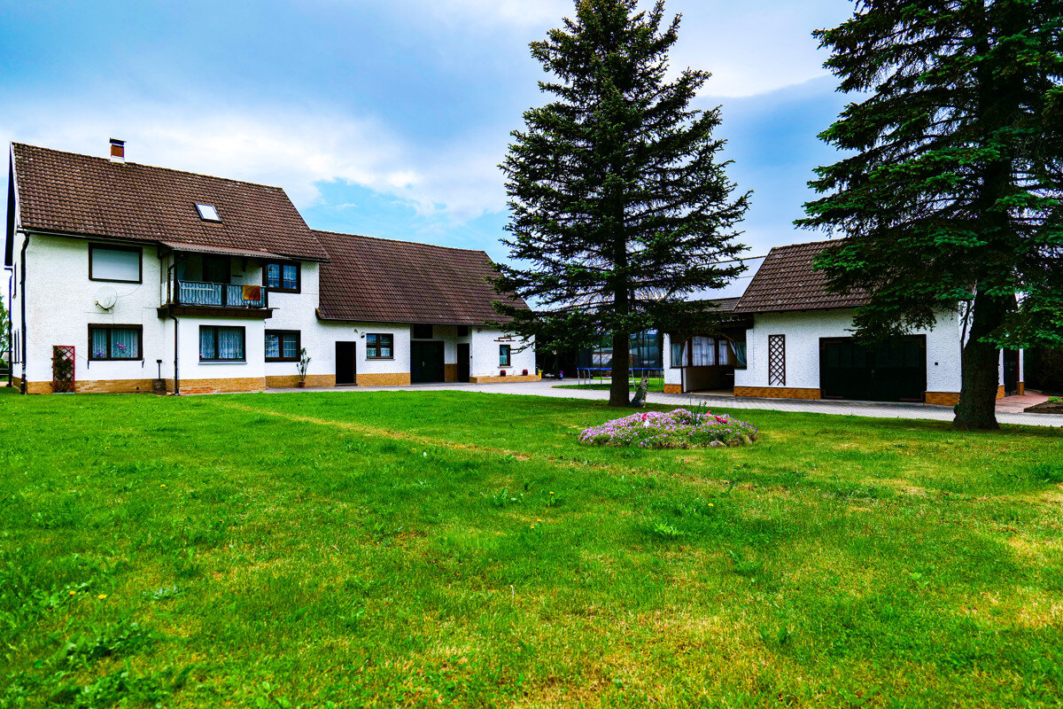 Einfamilienhaus zum Kauf 230.000 € 8 Zimmer 255 m²<br/>Wohnfläche 1.500 m²<br/>Grundstück Eisfeld Eisfeld 98673