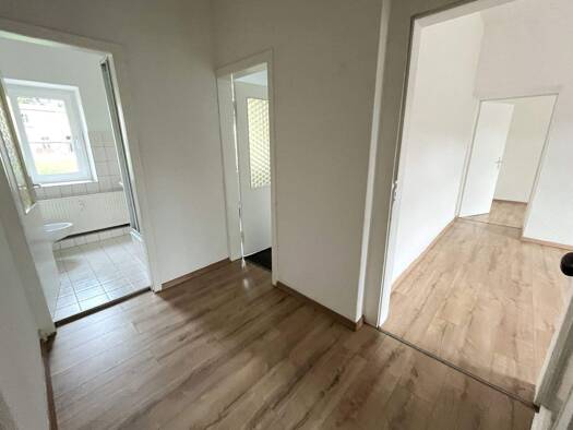 Wohnung zur Miete 292 € 3 Zimmer 53 m² EG frei ab sofort Heinrich-Heine-Straße 24 Hainichen 09661