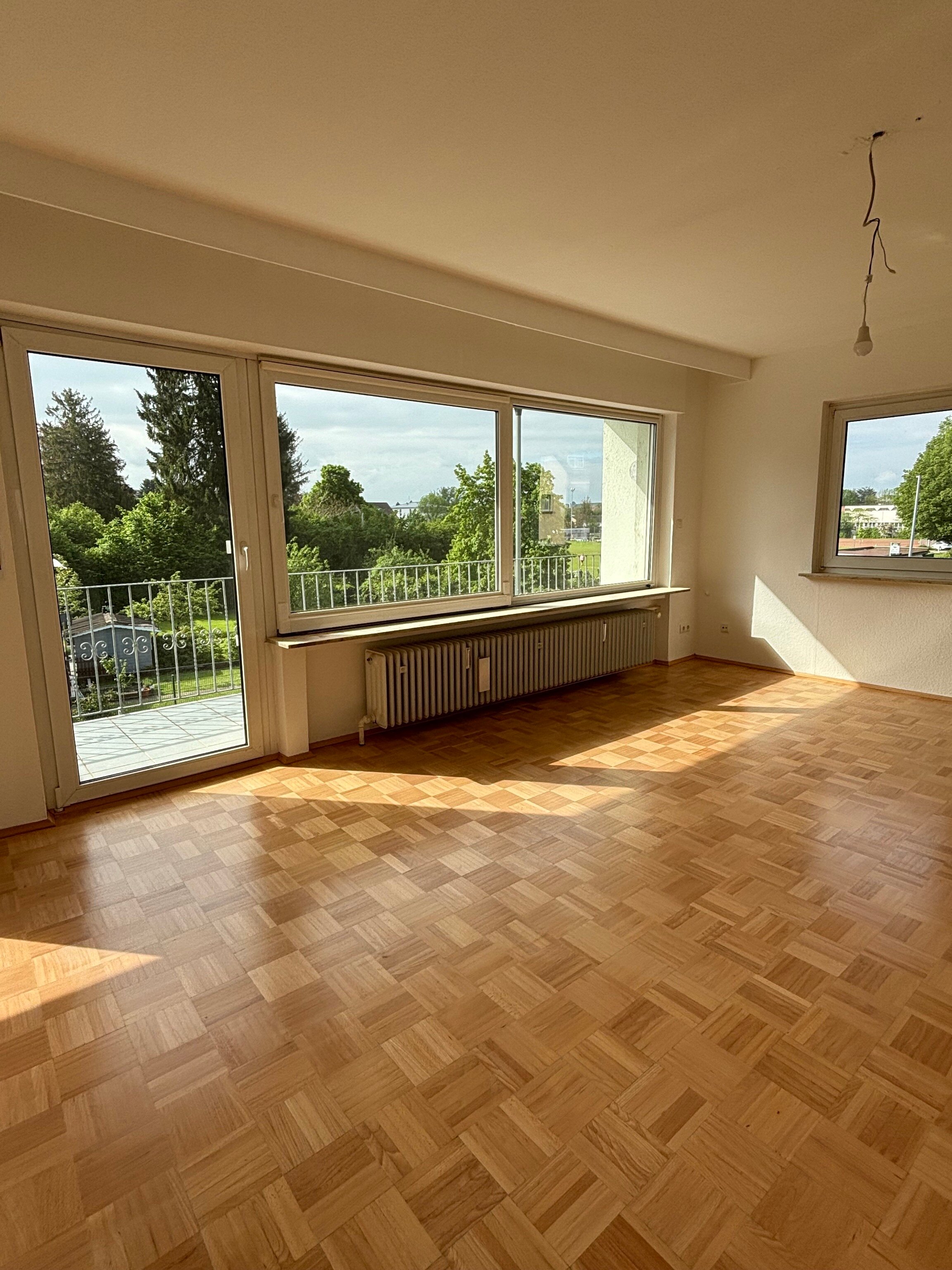 Wohnung zur Miete 1.165 € 5 Zimmer 111 m²<br/>Wohnfläche 1. Stock<br/>Geschoss Ab sofort<br/>Verfügbarkeit Eberhard-Bauner-Allee 5 Büdingen Büdingen 63654