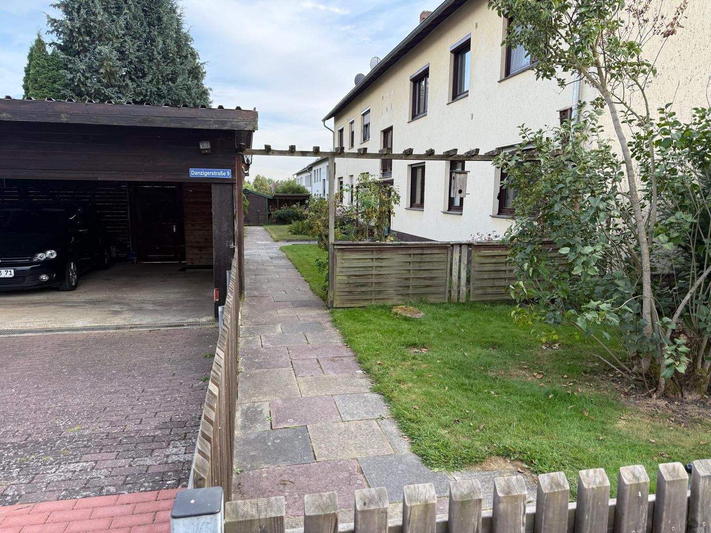 Immobilie in Fritzlar - Vermietete 4 -ZKB Wohnung mit Carport Stellplatz, Balkon & Gartenanteil in Fritzlarer Kernstadt. Keine Maklercourtage!!! - Bild 1