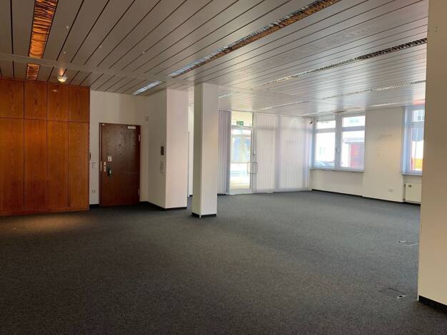 Bürogebäude zur Miete 2.600 € 450 m² Bürofläche Selbitz 95152