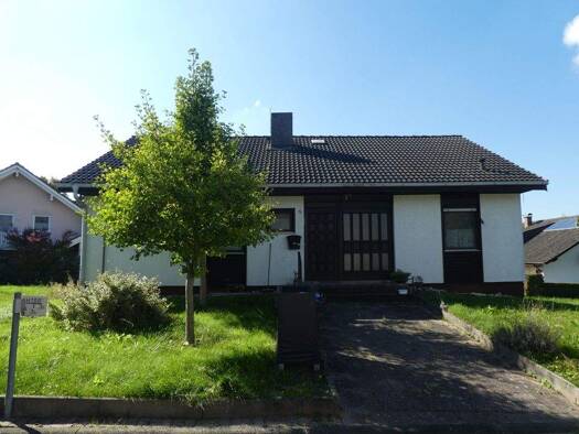 Bungalow zum Kauf 275.000 € 4,5 Zimmer 115 m² 676 m² Grundstück Eschau 63863