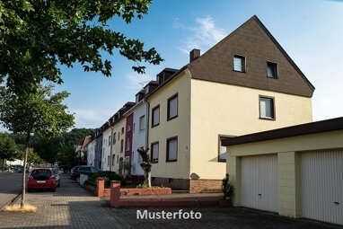 Mehrfamilienhaus zum Kauf Zwangsversteigerung 360.000 € 1 Zimmer 269 m² 722 m² Grundstück Neustadt Neustadt a.d. Waldnaab 92660